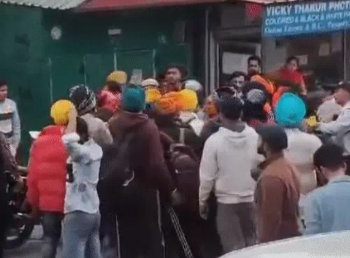 Dispute between some devotees from Punjab and Himachal Home Guard person, 1 Screenshot 20250315 153336 Dainik Bhaskar