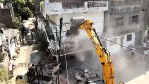 Nagpur Violence Bulldozer Runs Over Accused's House India 2025 1 Nagpur Violence 2025 Bulldozer Runs Over Accused's House