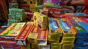 Uttar Pradesh: Fire breaks out in firecracker market, 70 shops reduced to ashes 1 Uttar Pradesh: Fire breaks out in firecracker market